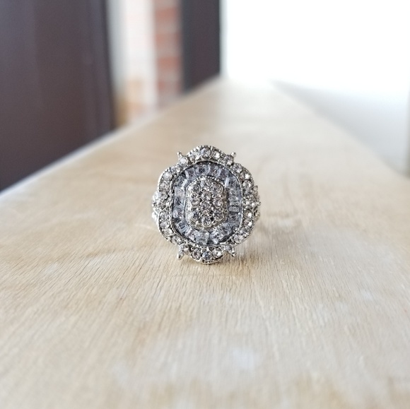 Vintage Jewelry - Art Deco Style Silver Tone Ring